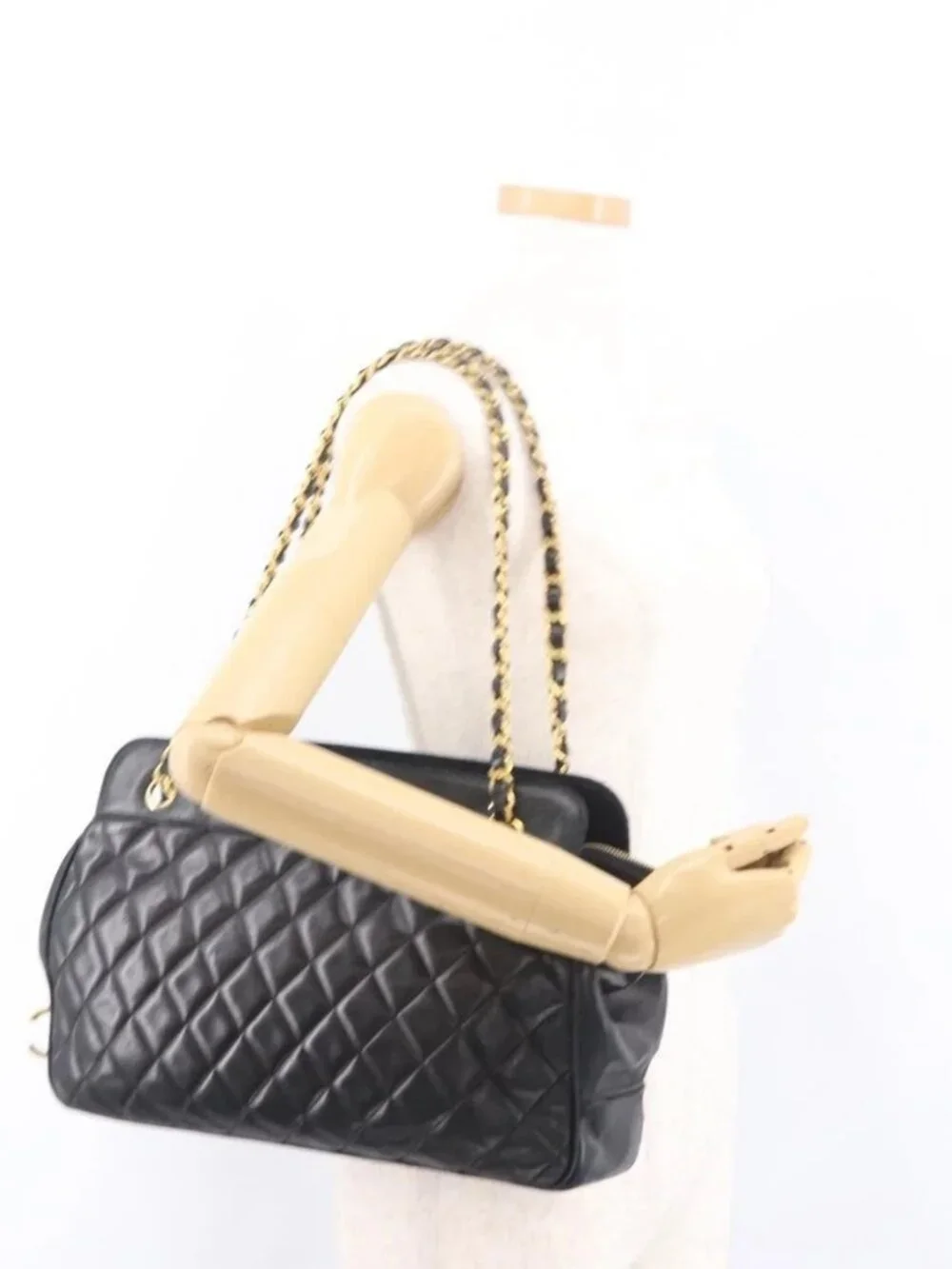 CHANEL Matelasse Chain Shoulder Bag Lamb Skin Black Gold CC Auth gh2091